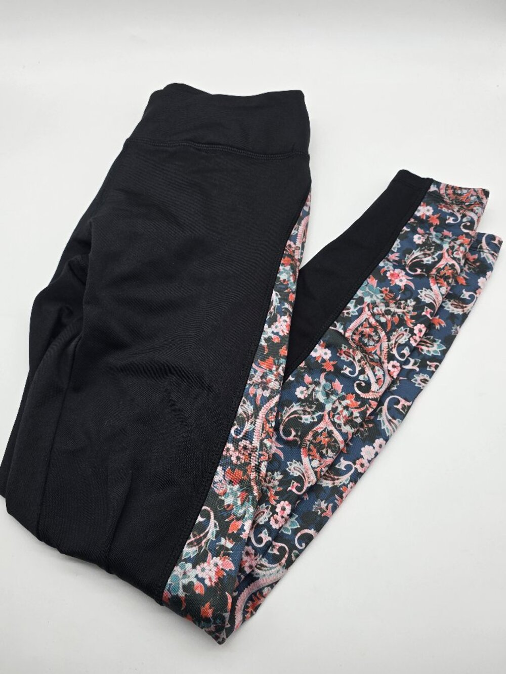 LuLaRoe Black Floral Athletic Leggings Small